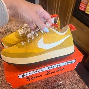 Nwb Nike tom sacks yellow women’s sz 10.5 men’s 9